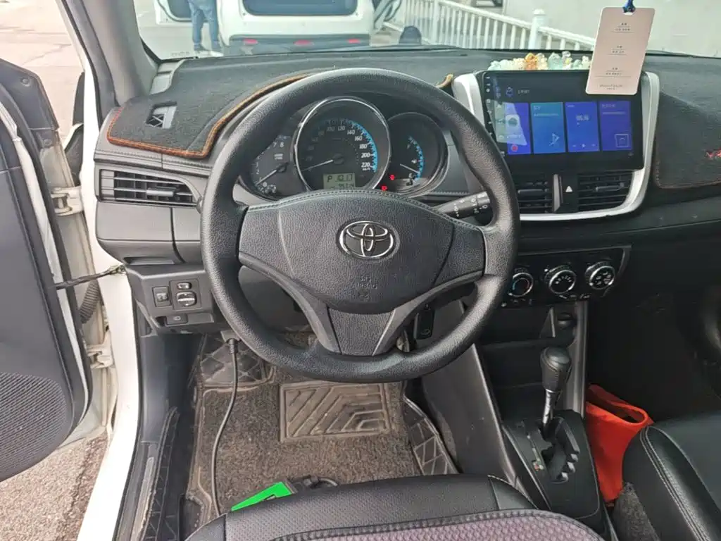 Toyota Yaris L — миниатюра 11