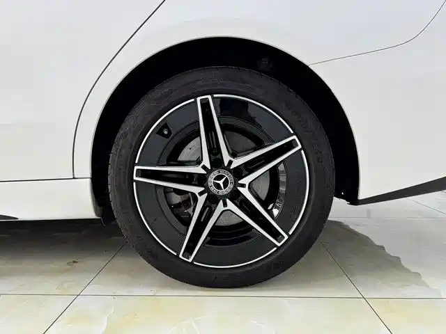 Mercedes-Benz C-Class — миниатюра 16