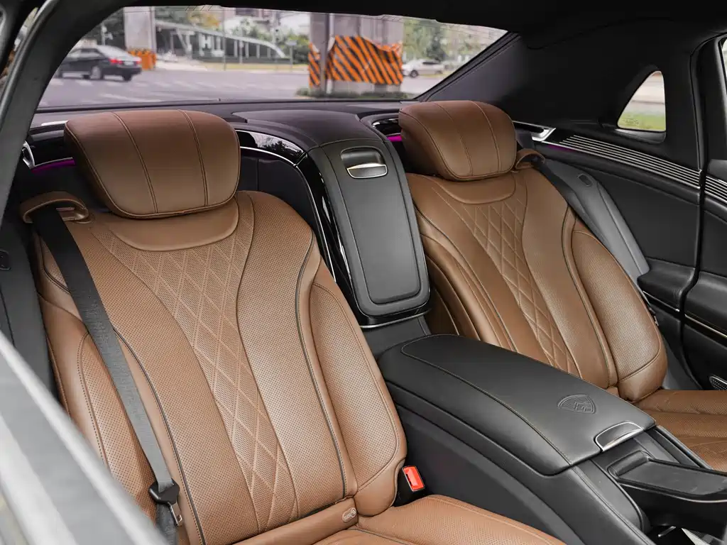 Mercedes-Benz Maybach S-Class S 560 4MATIC, фото 32