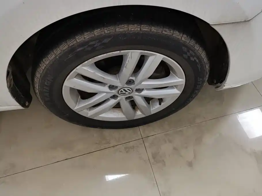 Volkswagen Jetta — миниатюра 6