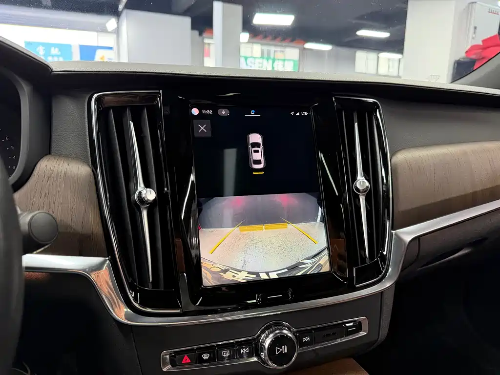 Volvo S90 — миниатюра 15