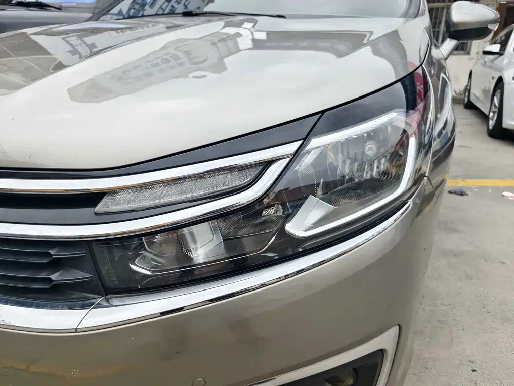 Citroen C4L — миниатюра 10