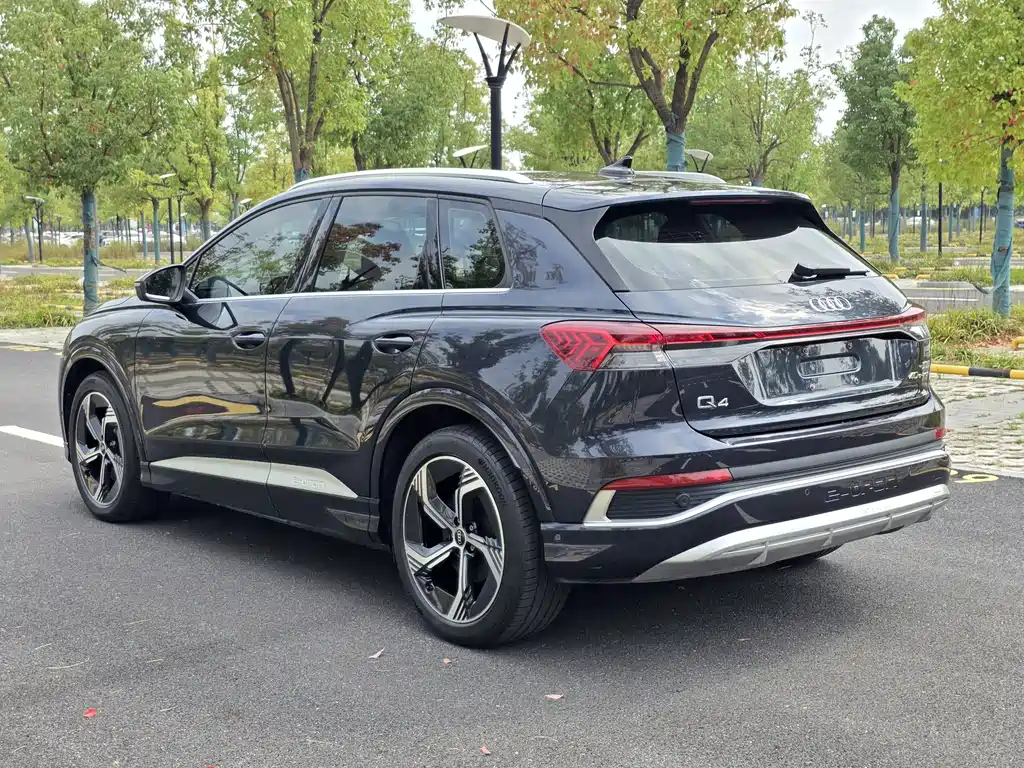 Audi Q4 e-tron — миниатюра 6