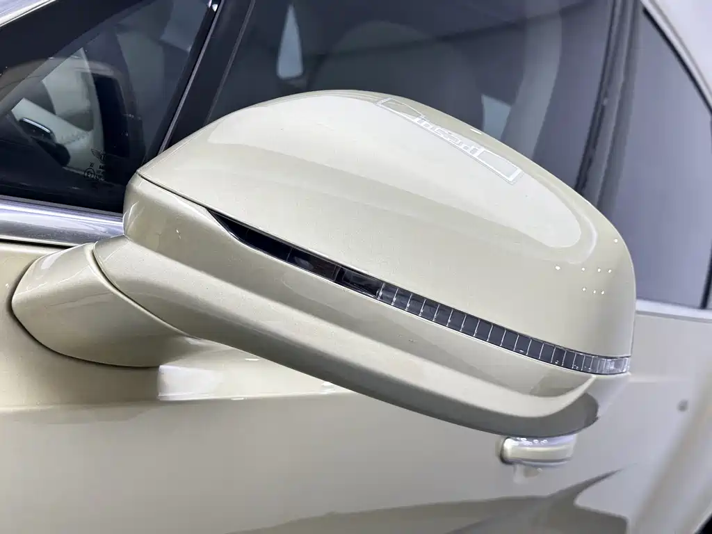 Bentley Bentayga — миниатюра 22