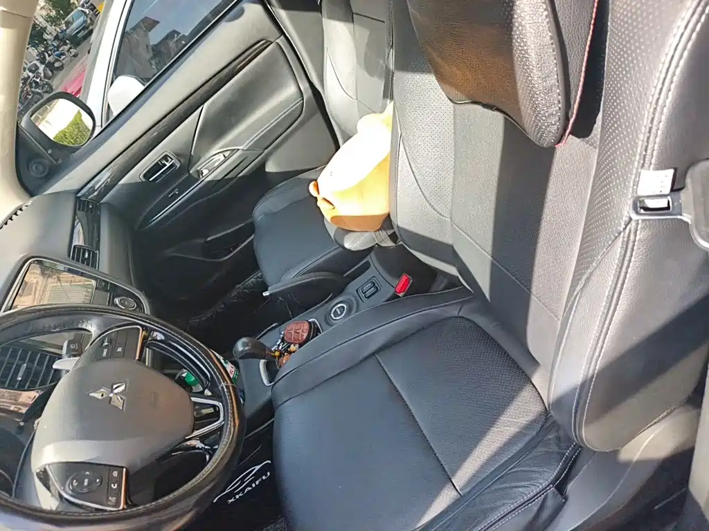Mitsubishi Outlander — миниатюра 11