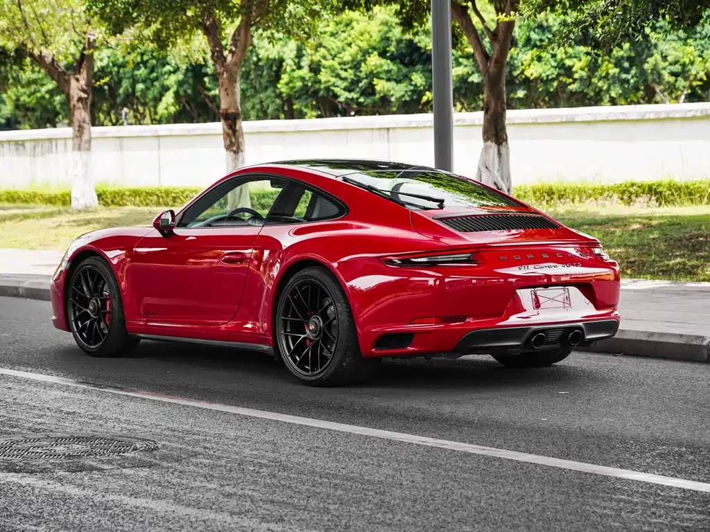 Porsche 911 2017 Carrera 4 GTS 3.0T