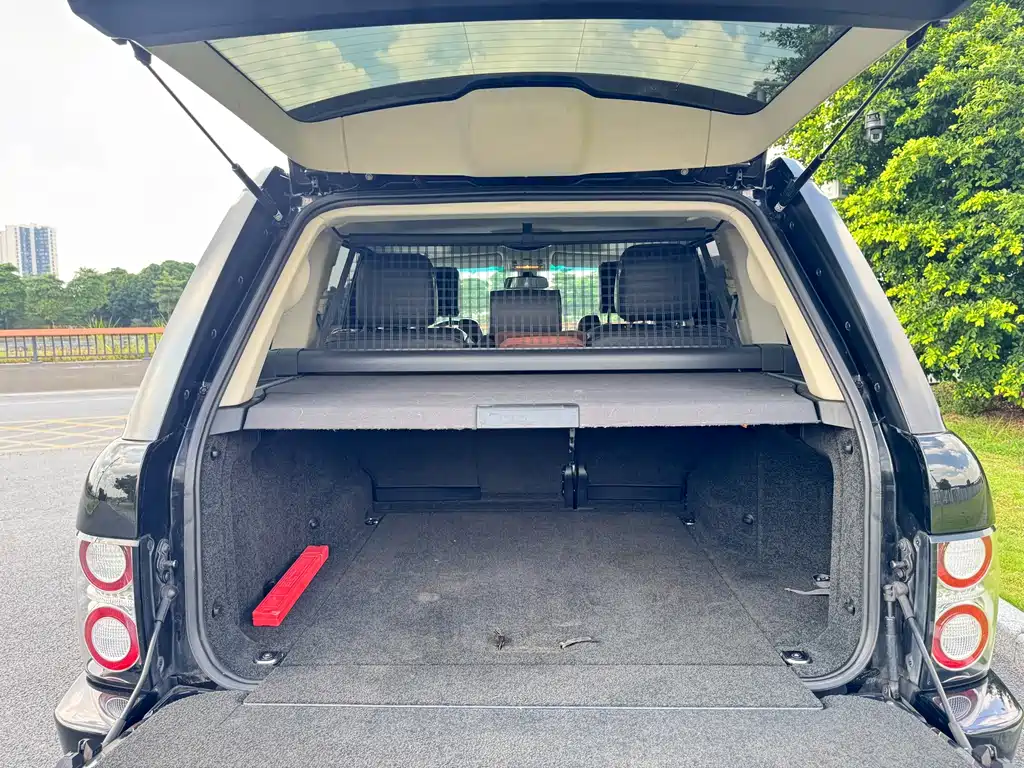 Land Rover Range Rover — миниатюра 10