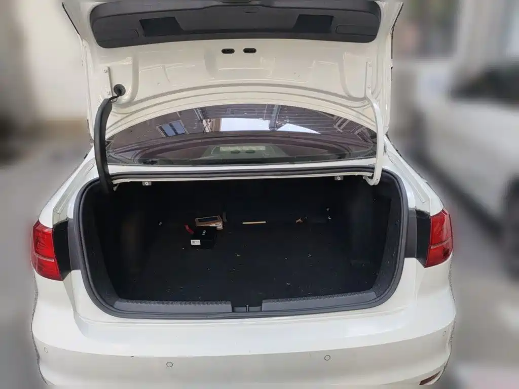 Volkswagen Sagitar — миниатюра 10