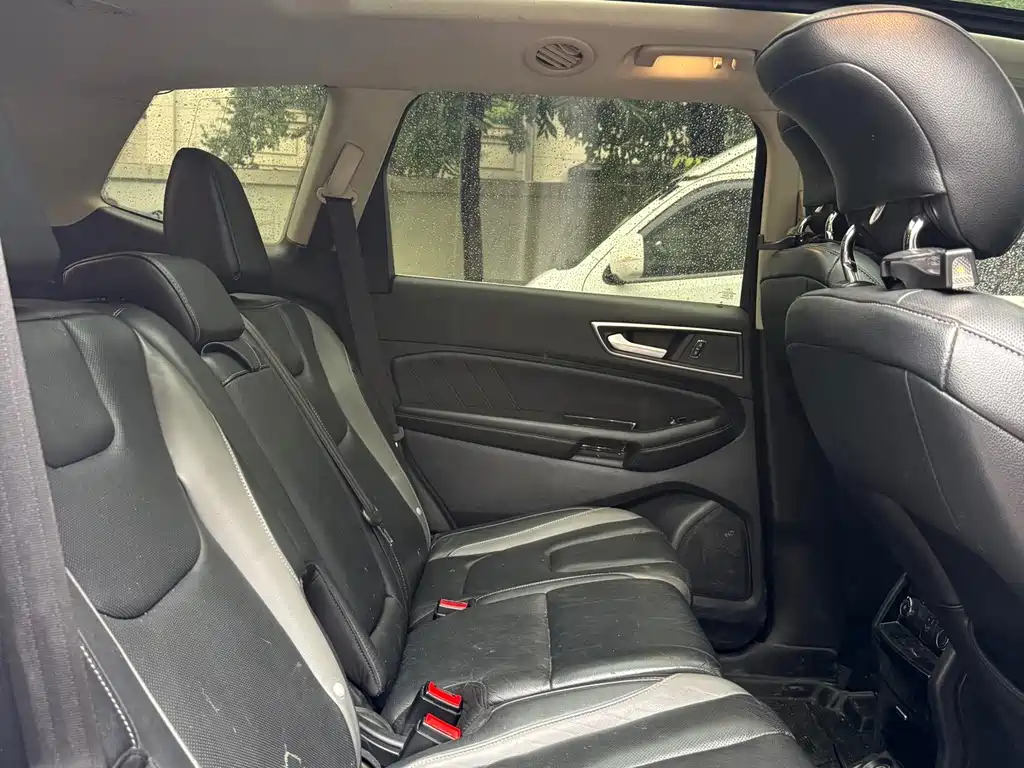 Ford Edge — миниатюра 5