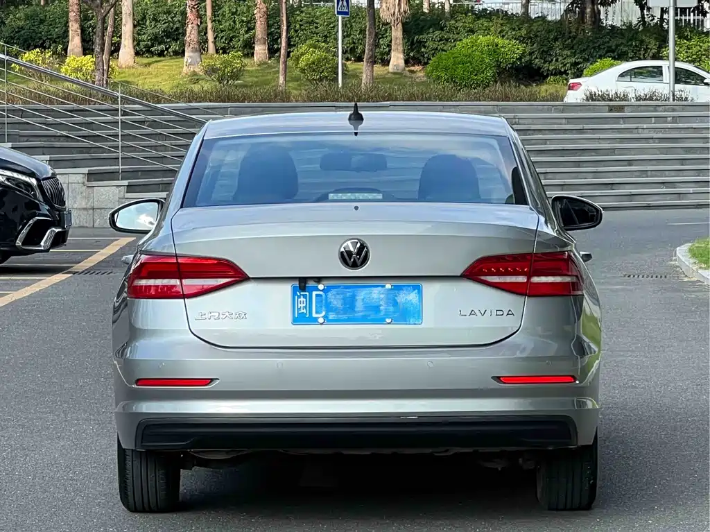 Volkswagen Lavida — миниатюра 5
