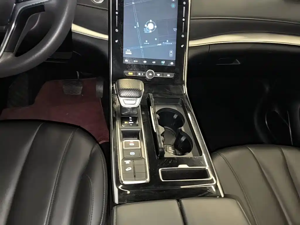 Roewe RX5 MAX — миниатюра 14