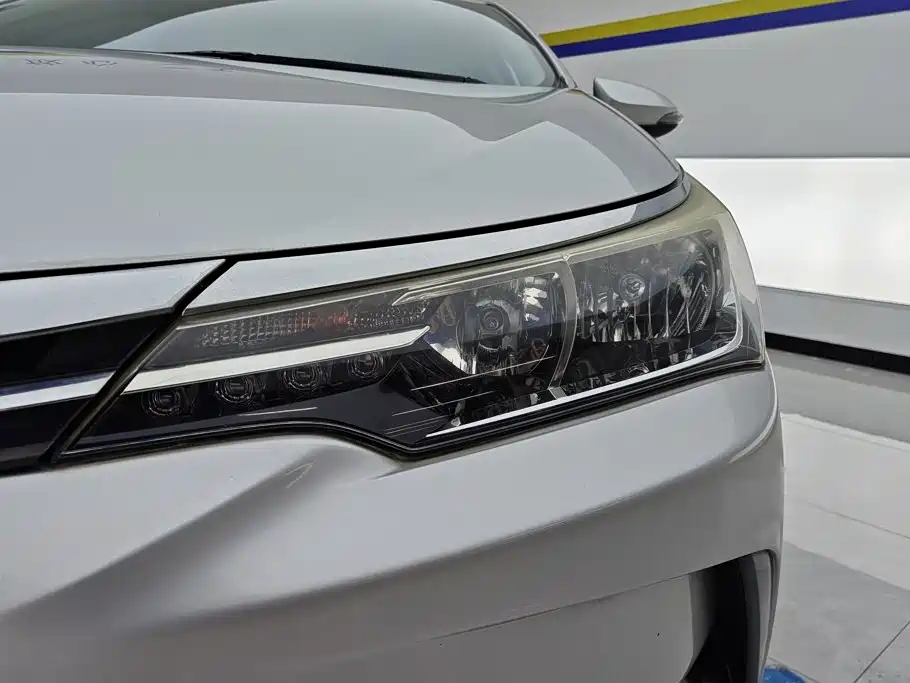 Toyota Corolla — миниатюра 5
