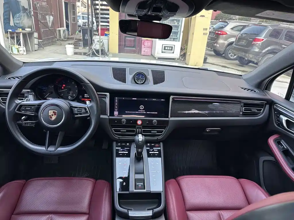 Porsche Macan — миниатюра 8
