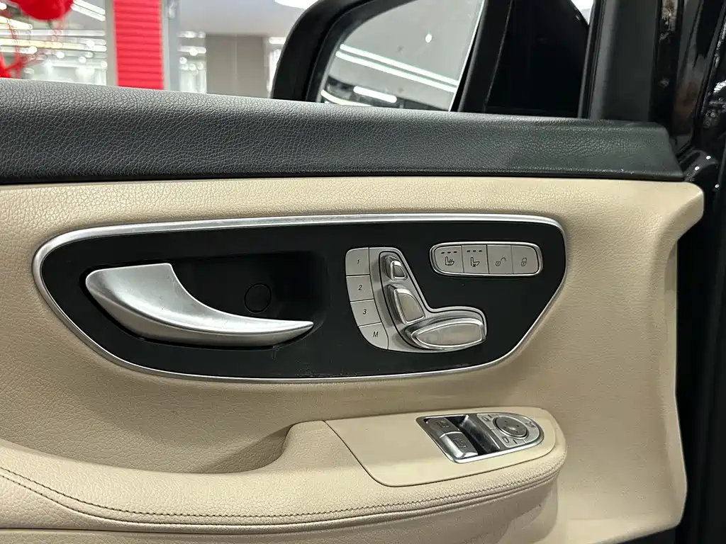 Mercedes-Benz V-Class V 2018 V 260 L Luxury Long Wheelbase VI
