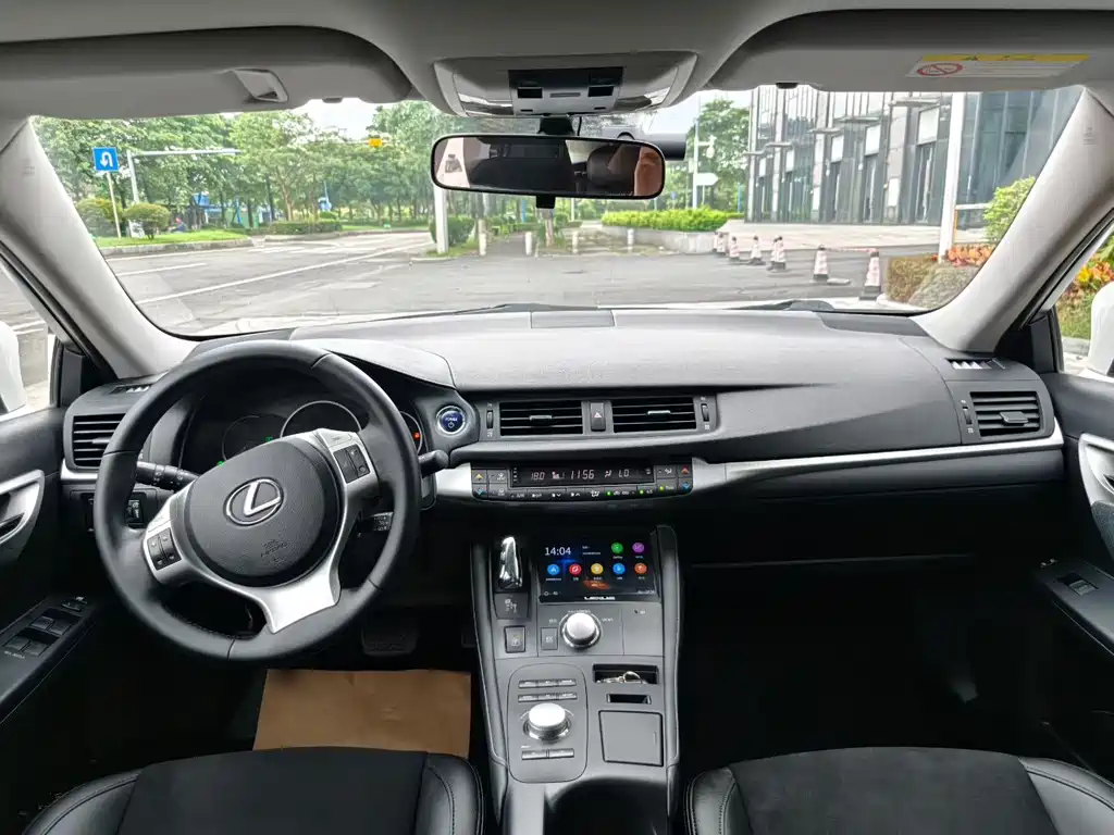 Lexus CT — миниатюра 9