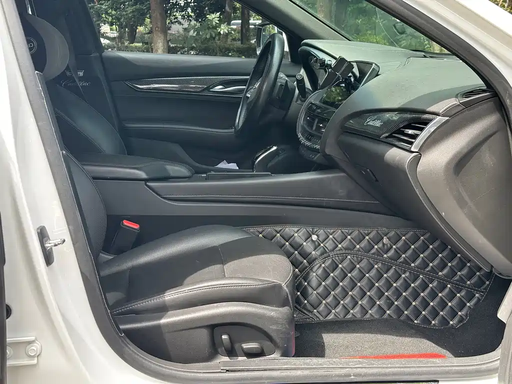 Cadillac CT5 — миниатюра 11