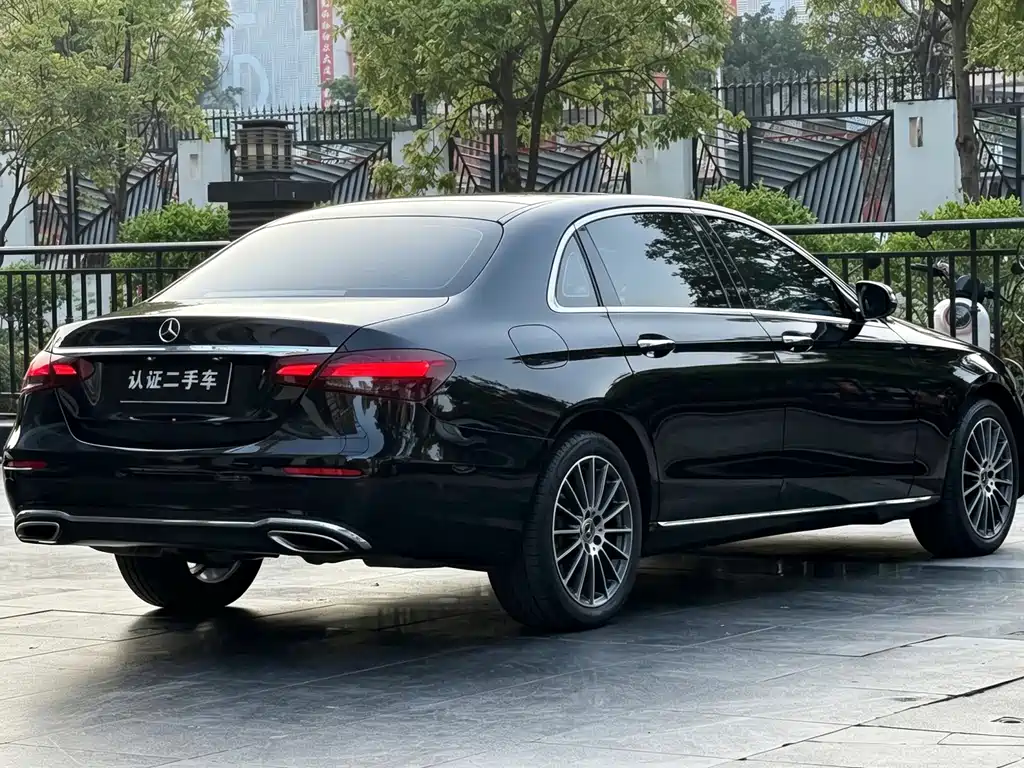 Mercedes-Benz E-Class — миниатюра 4