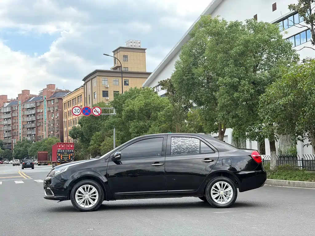 Geely King Kong — миниатюра 5