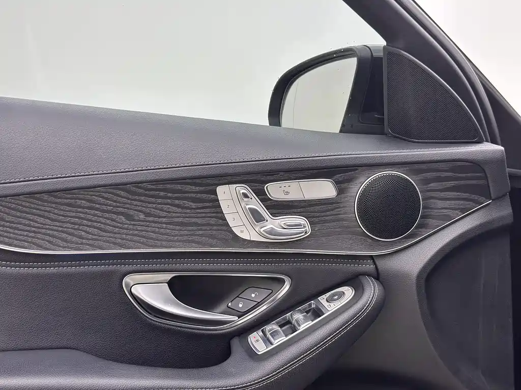 Mercedes-Benz C-Class — миниатюра 8
