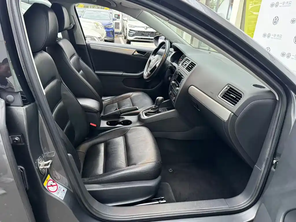 Volkswagen Sagitar — миниатюра 7