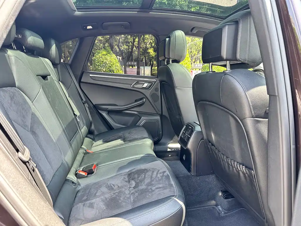 Porsche Macan — миниатюра 17