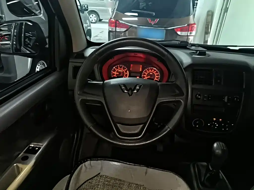 Wuling Rongguang S — миниатюра 11