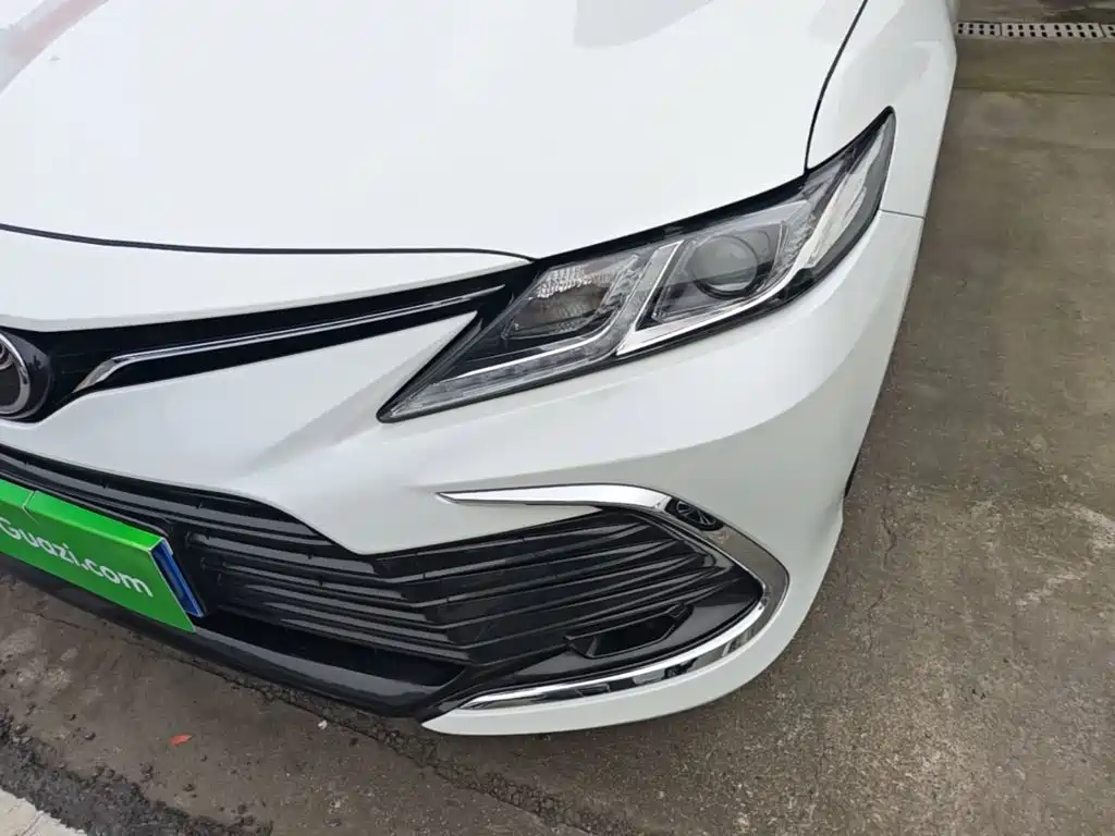 Toyota Camry — миниатюра 24