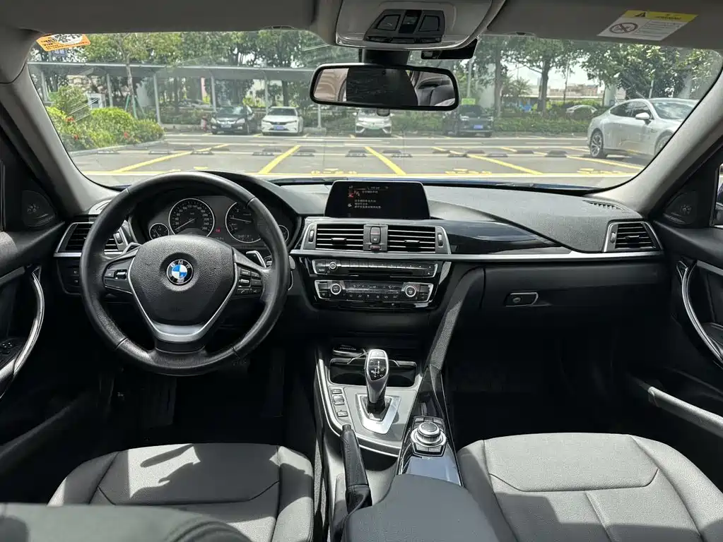 BMW 3 Series — миниатюра 8