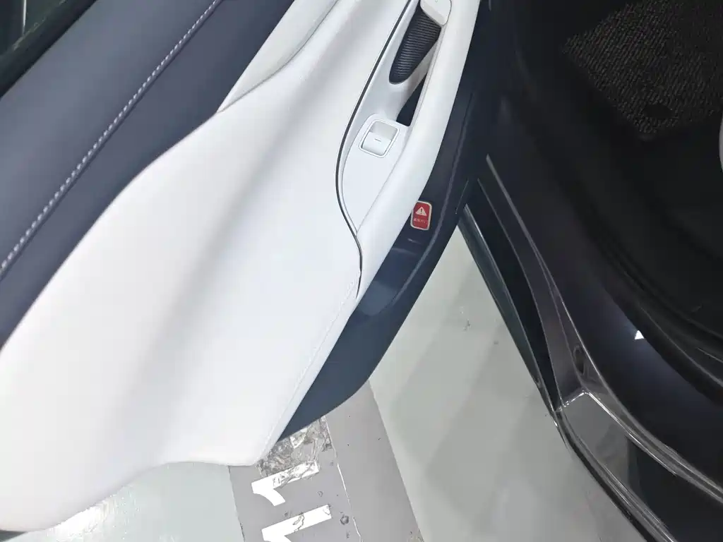 Xiaomi SU7 — миниатюра 10