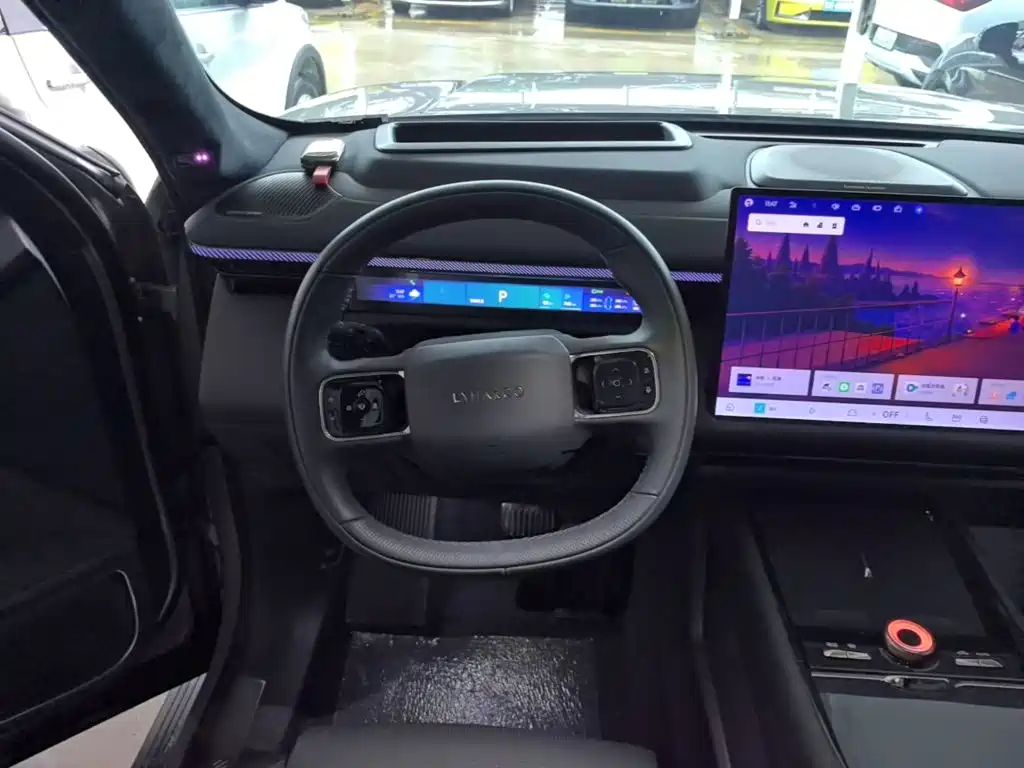 Lynk & Co 900 — миниатюра 11