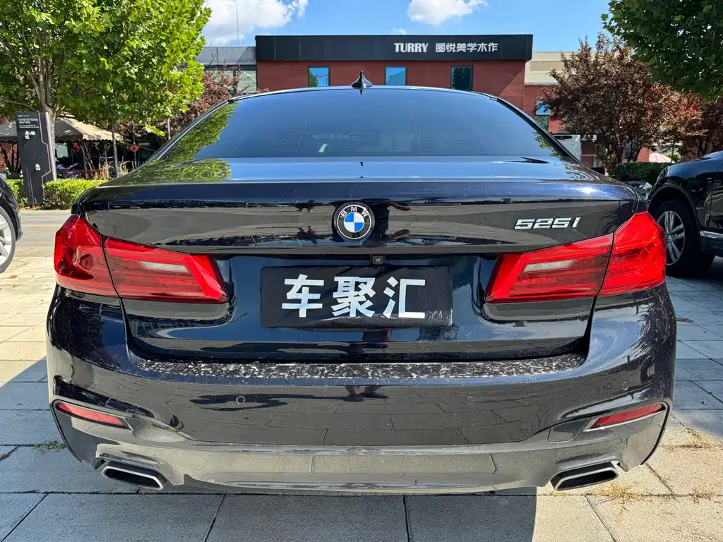BMW 5 Series (Import) — миниатюра 11