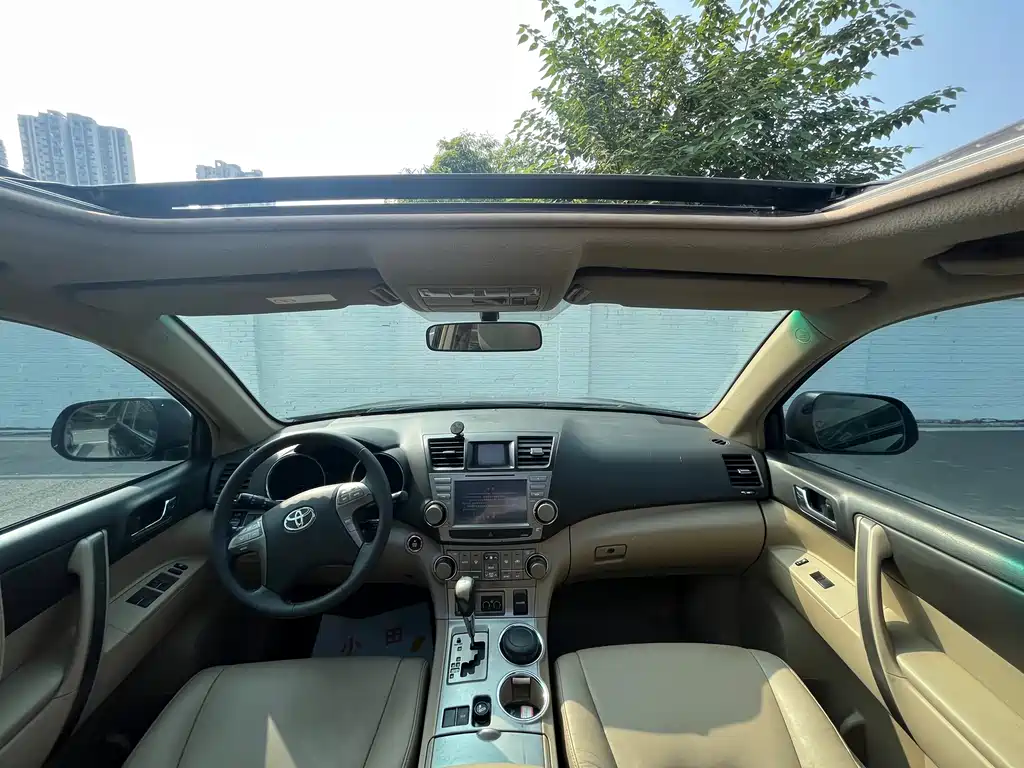 Toyota Highlander — миниатюра 10