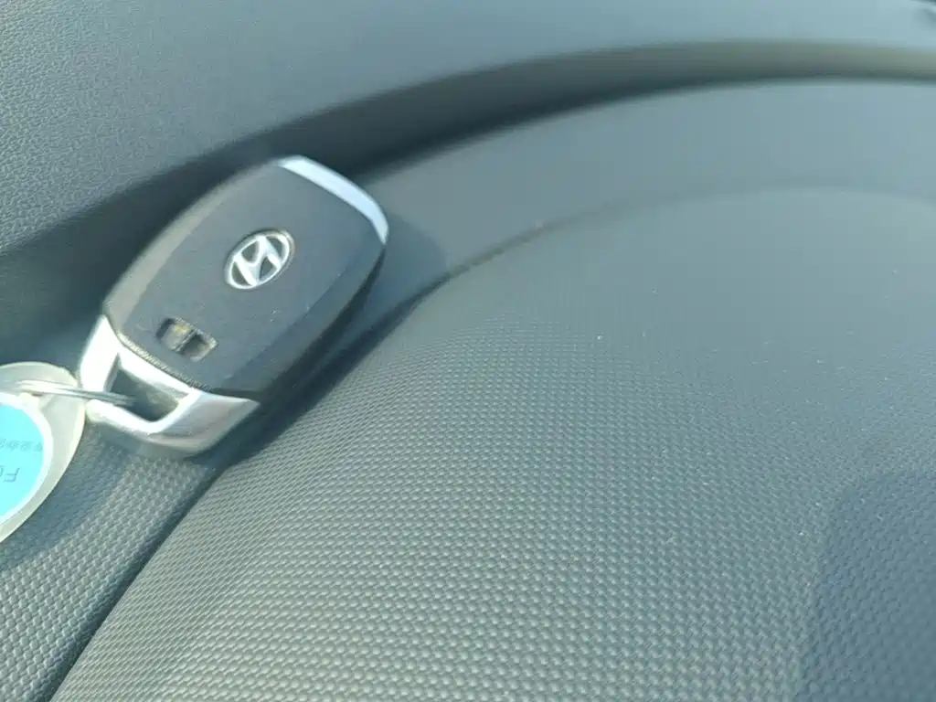 Hyundai Elantra — миниатюра 9