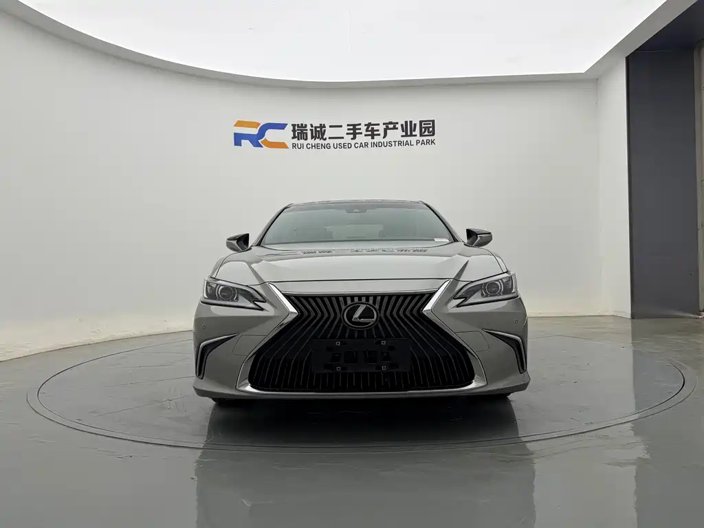 Lexus ES — миниатюра 2