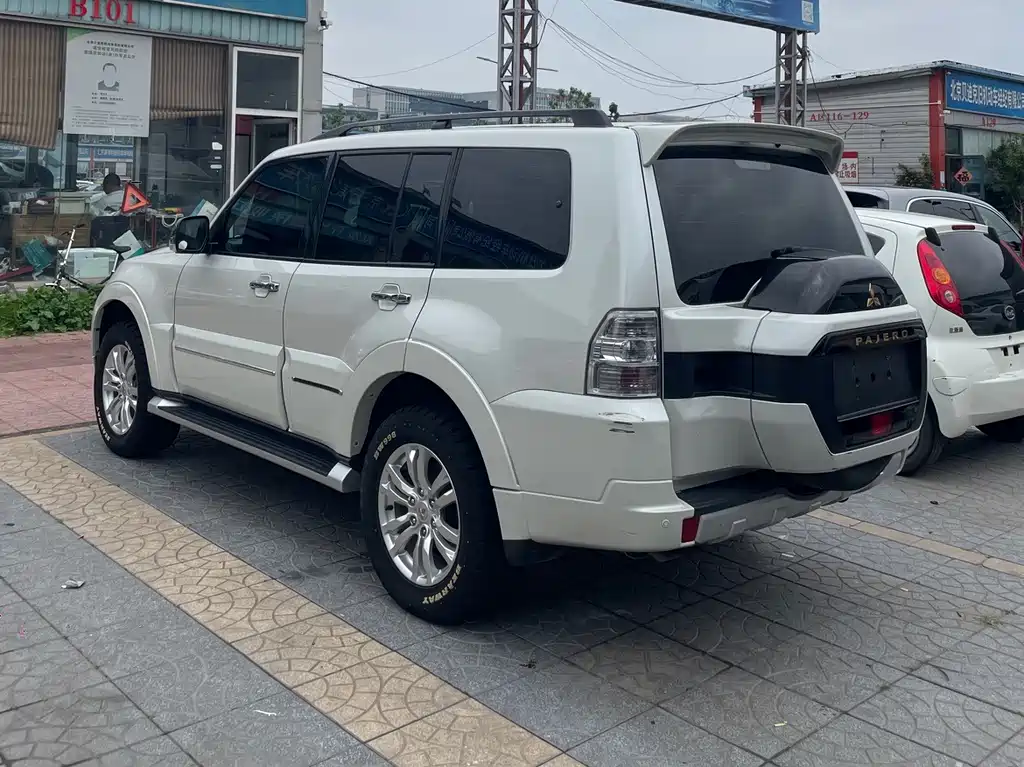 Mitsubishi V97 2018 3.8L AT