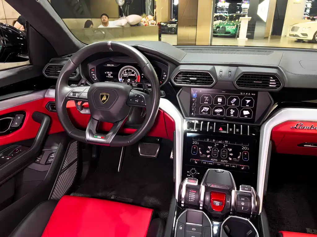 Lamborghini Urus 2018 4.0T V8