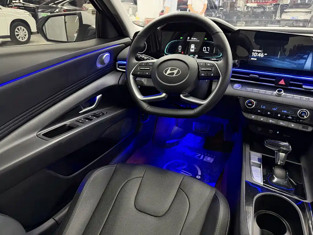 Hyundai Elantra — миниатюра 13