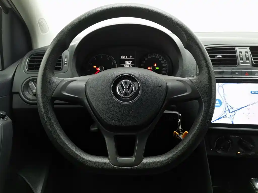 Volkswagen Polo — миниатюра 11