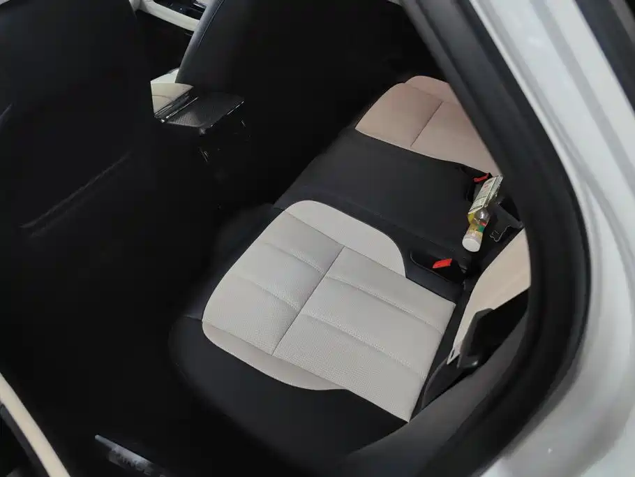 Land Rover Evoque PHEV — миниатюра 11