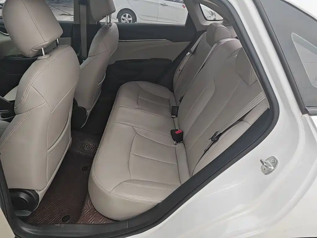 Buick Excelle — миниатюра 17