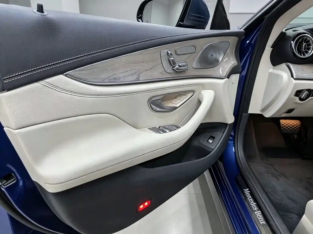 Mercedes-Benz CLS — миниатюра 9