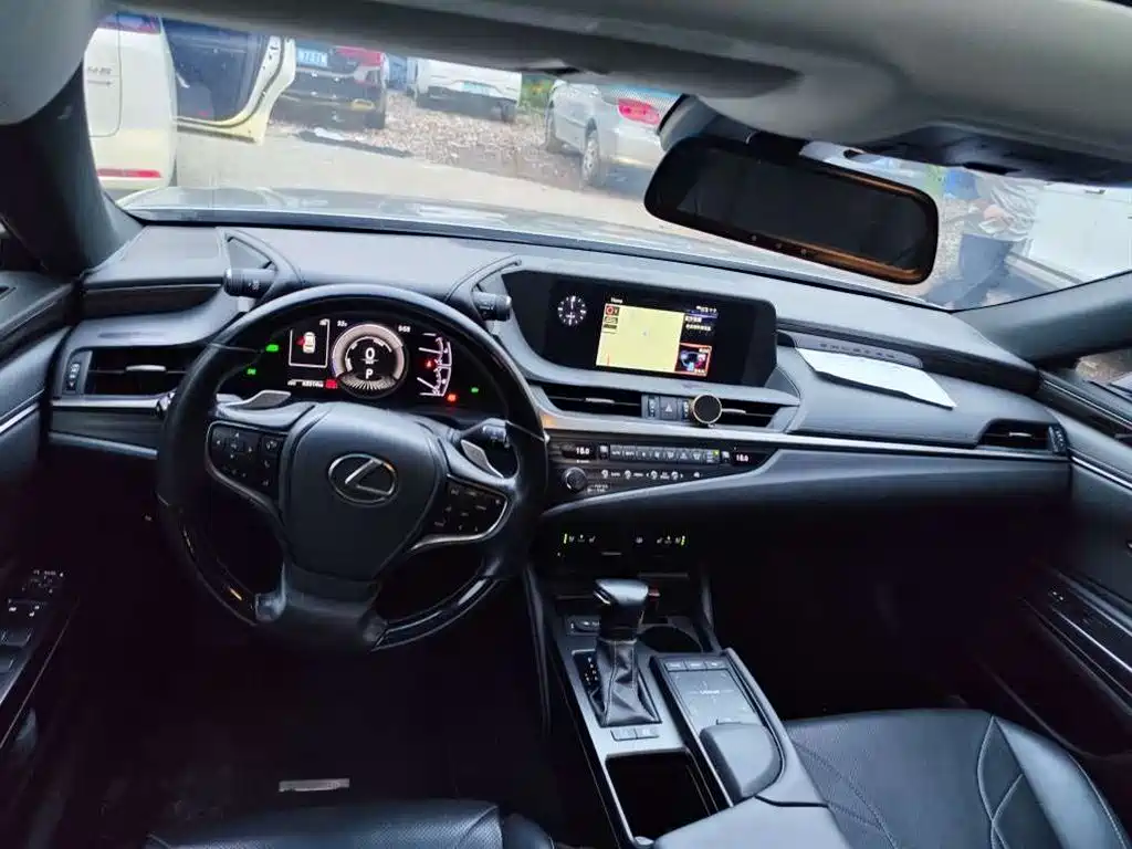 Lexus ES — миниатюра 8