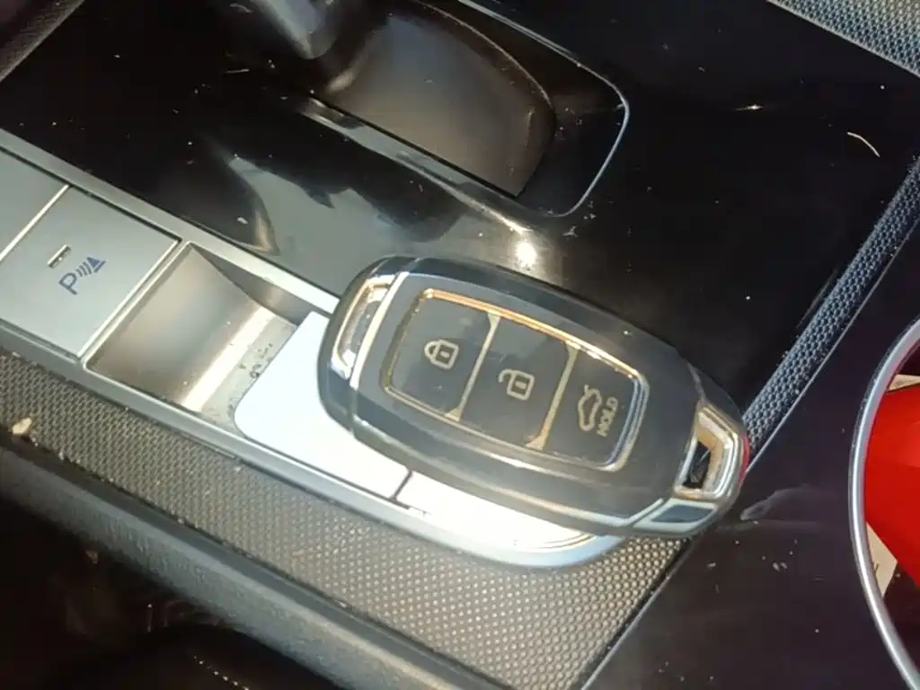 Hyundai Elantra — миниатюра 9