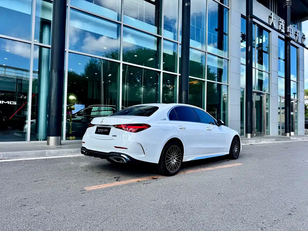 Mercedes-Benz C-Class — миниатюра 3
