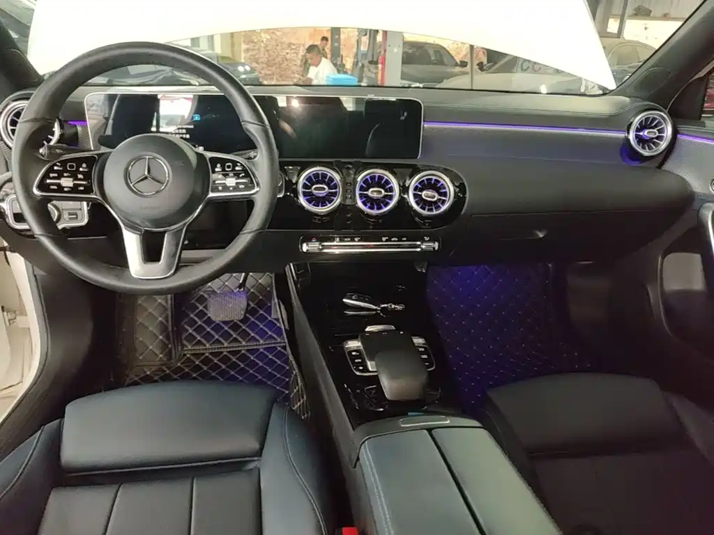 Mercedes-Benz A-Class — миниатюра 10