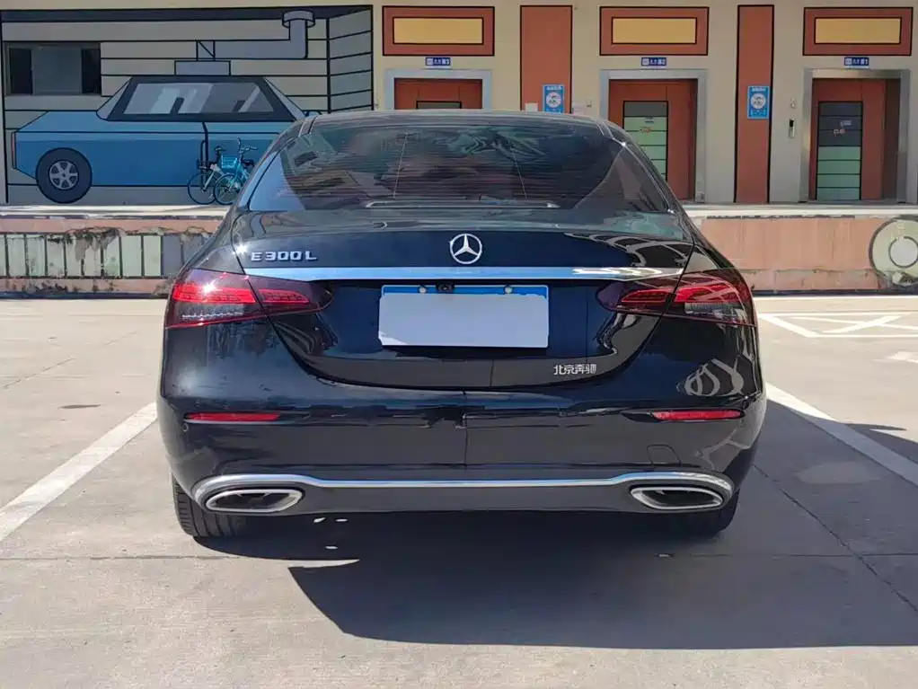 Mercedes-Benz E-Class — миниатюра 18