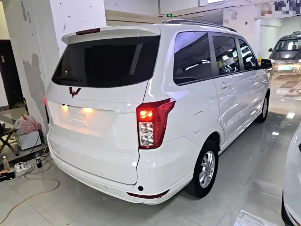 Wuling Hongguang — миниатюра 7
