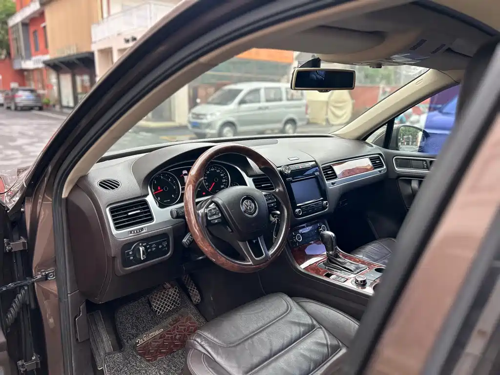 Volkswagen Touareg — миниатюра 10