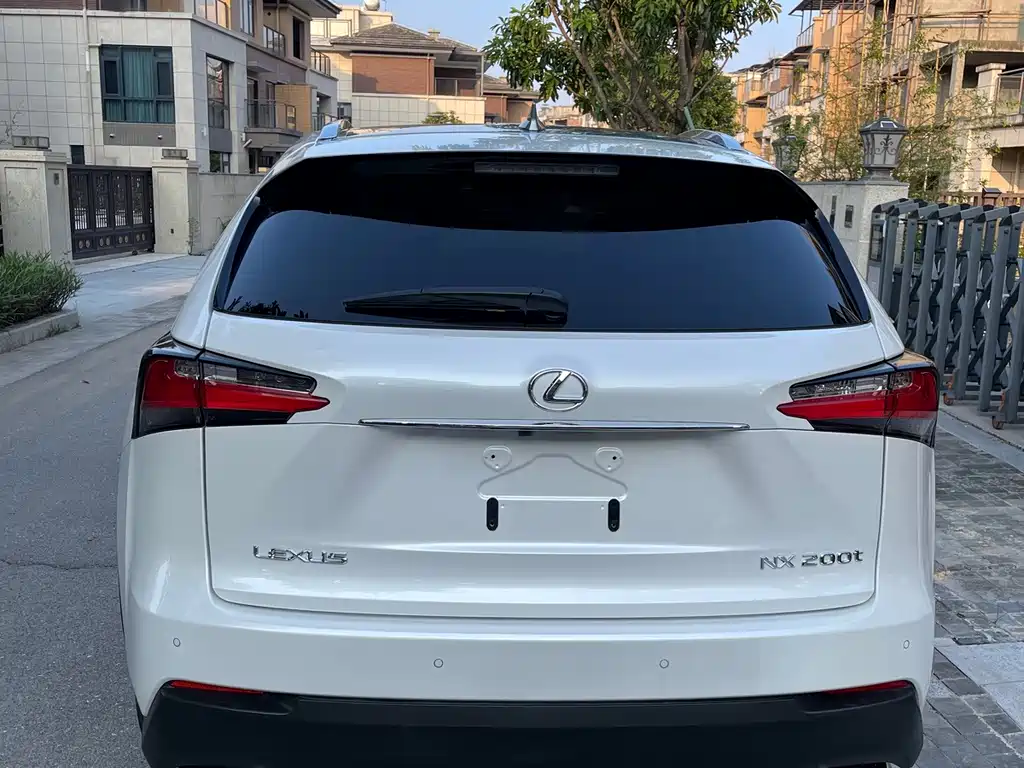 Lexus NX — миниатюра 8