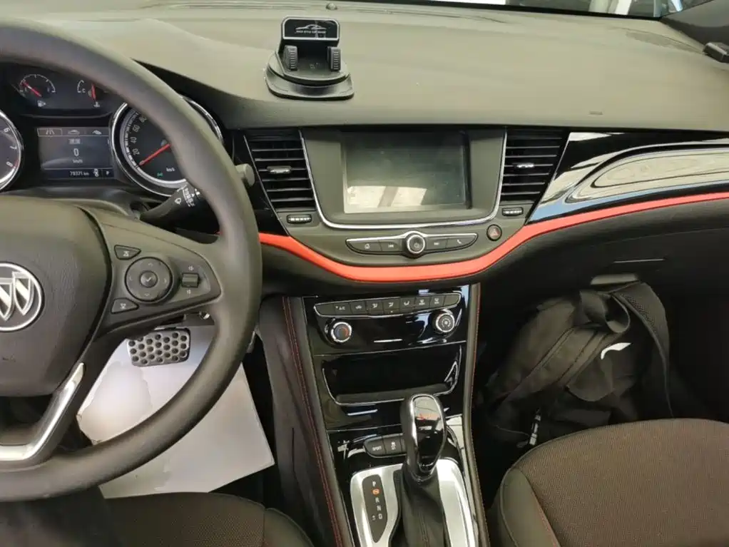 Buick Verano — миниатюра 10